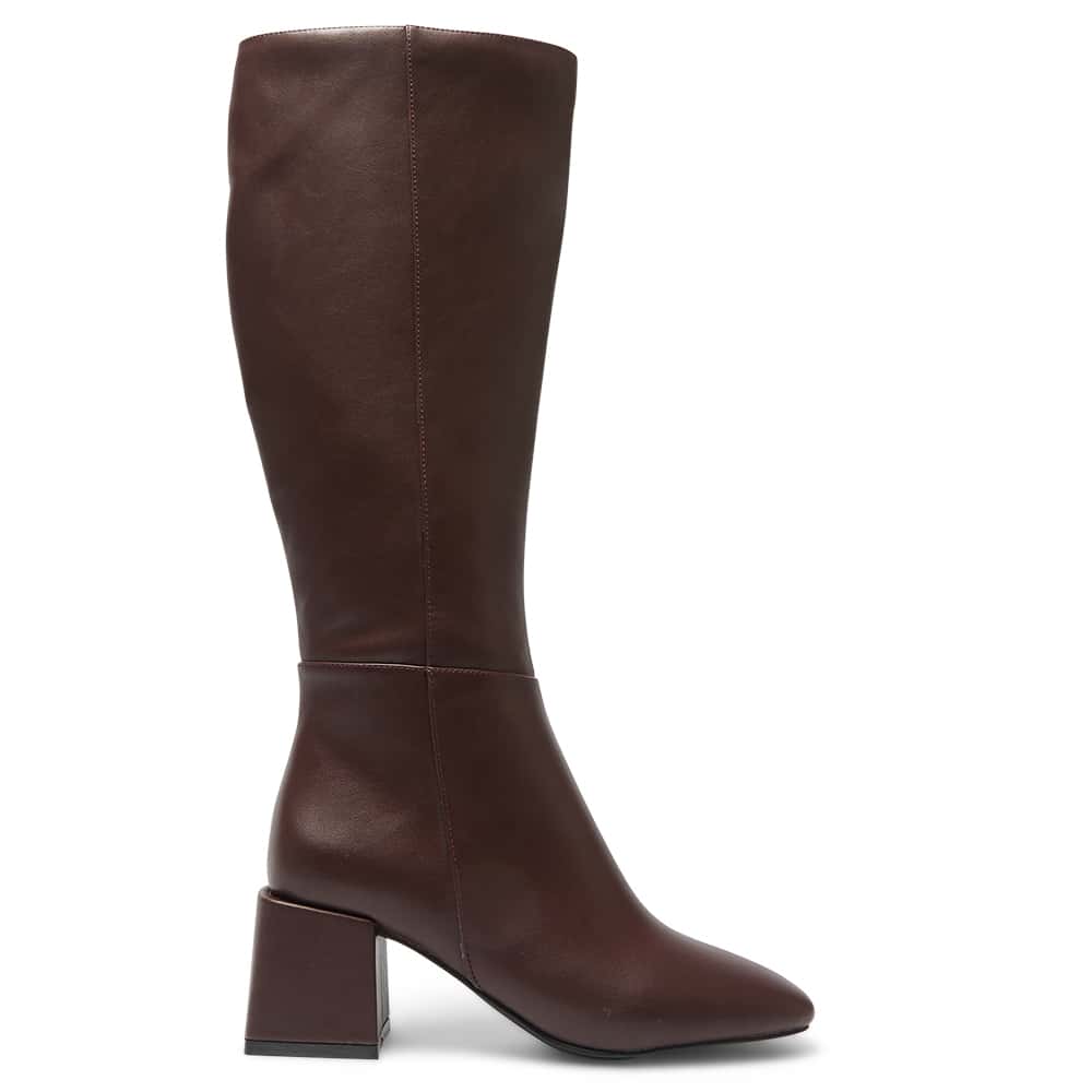 Tabby Boot in Wine Smooth