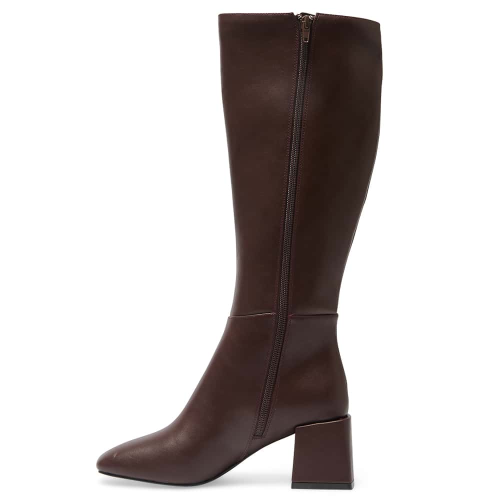 Tabby Boot in Wine Smooth
