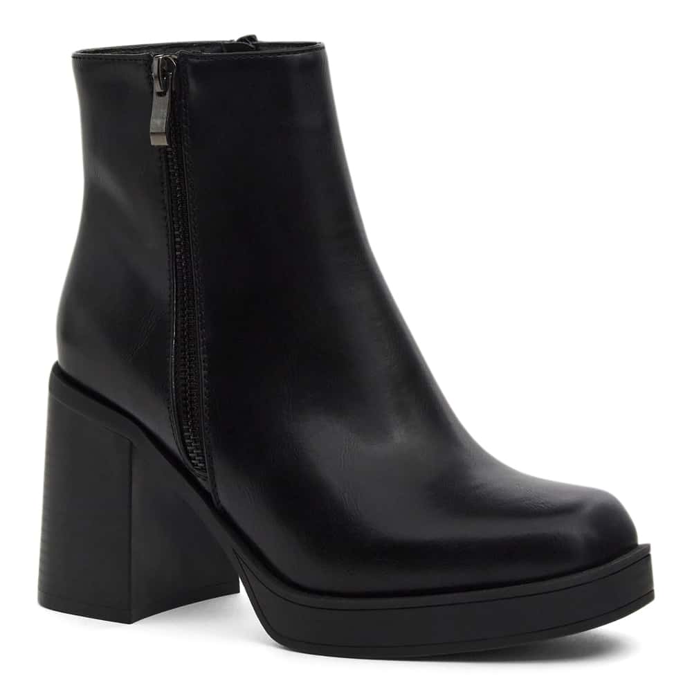 Tahni Boot in Black Smooth