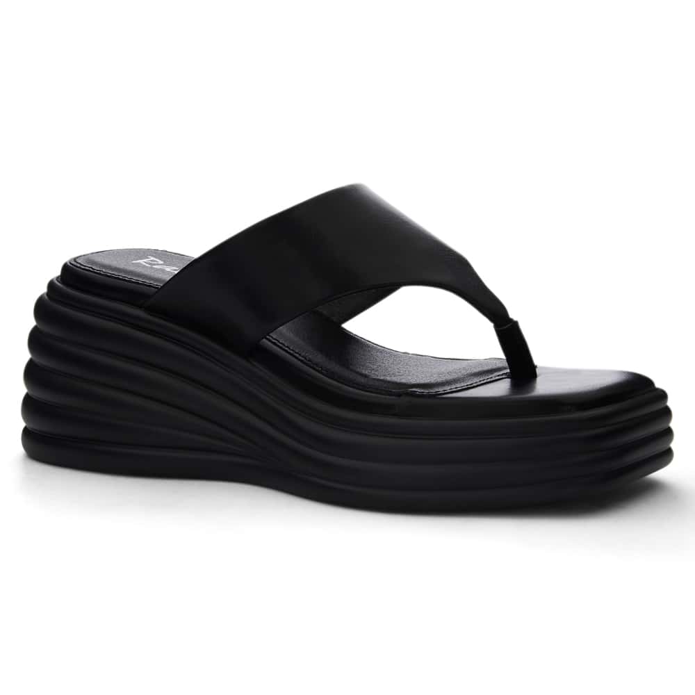 Tula Wedge in Black Smooth