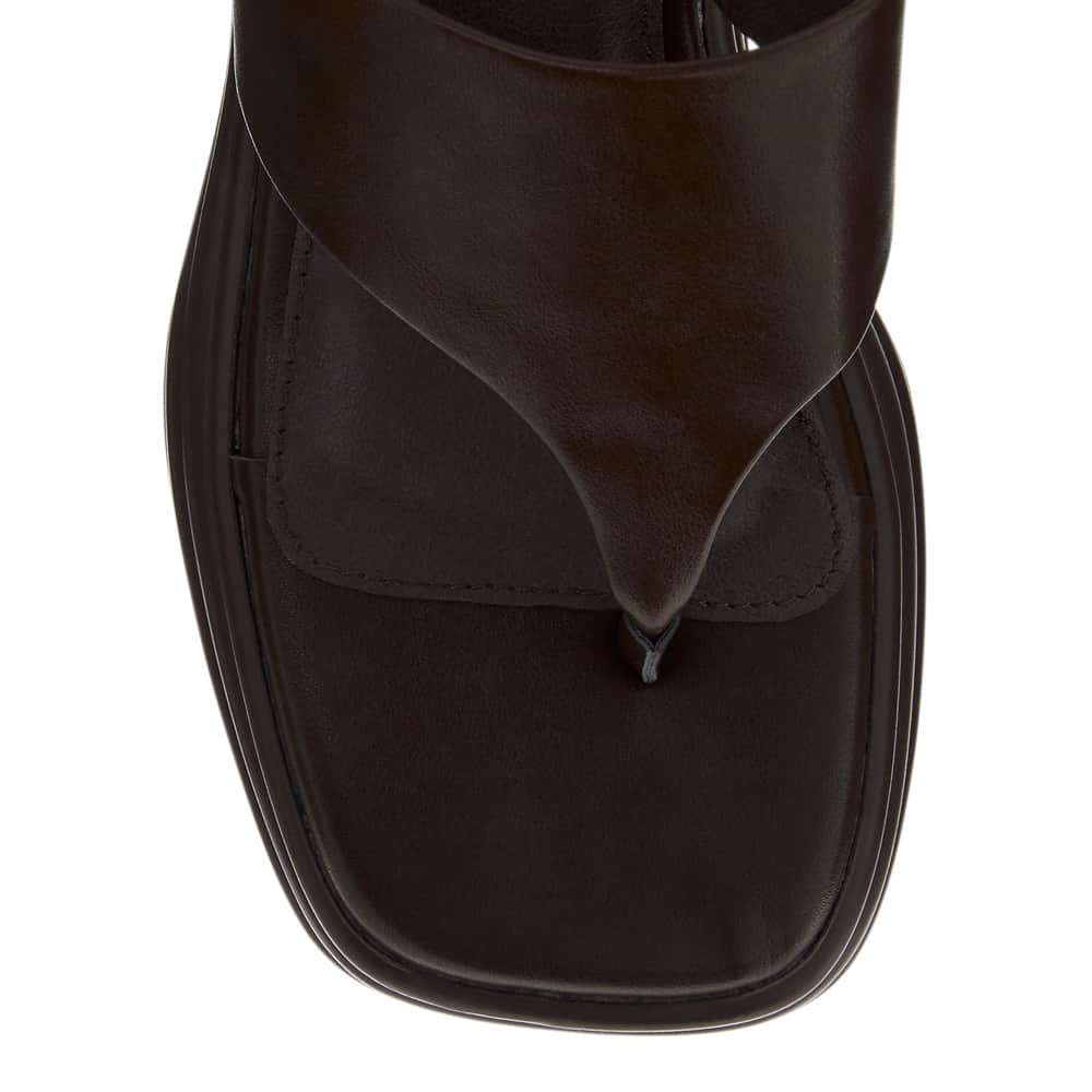 Tula Wedge in Chocolate Smooth