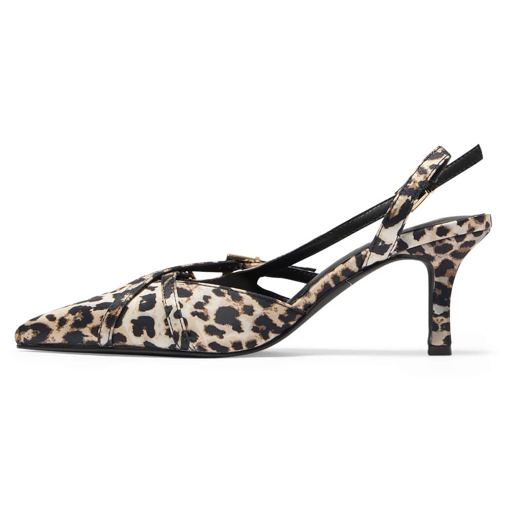 Veronica Heel in Animal