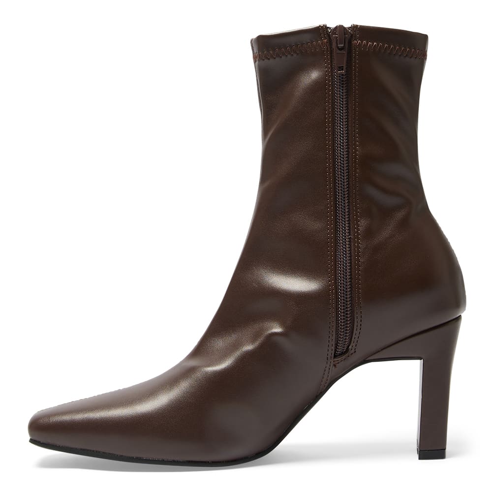 Vista Boot in Chocolate Smooth