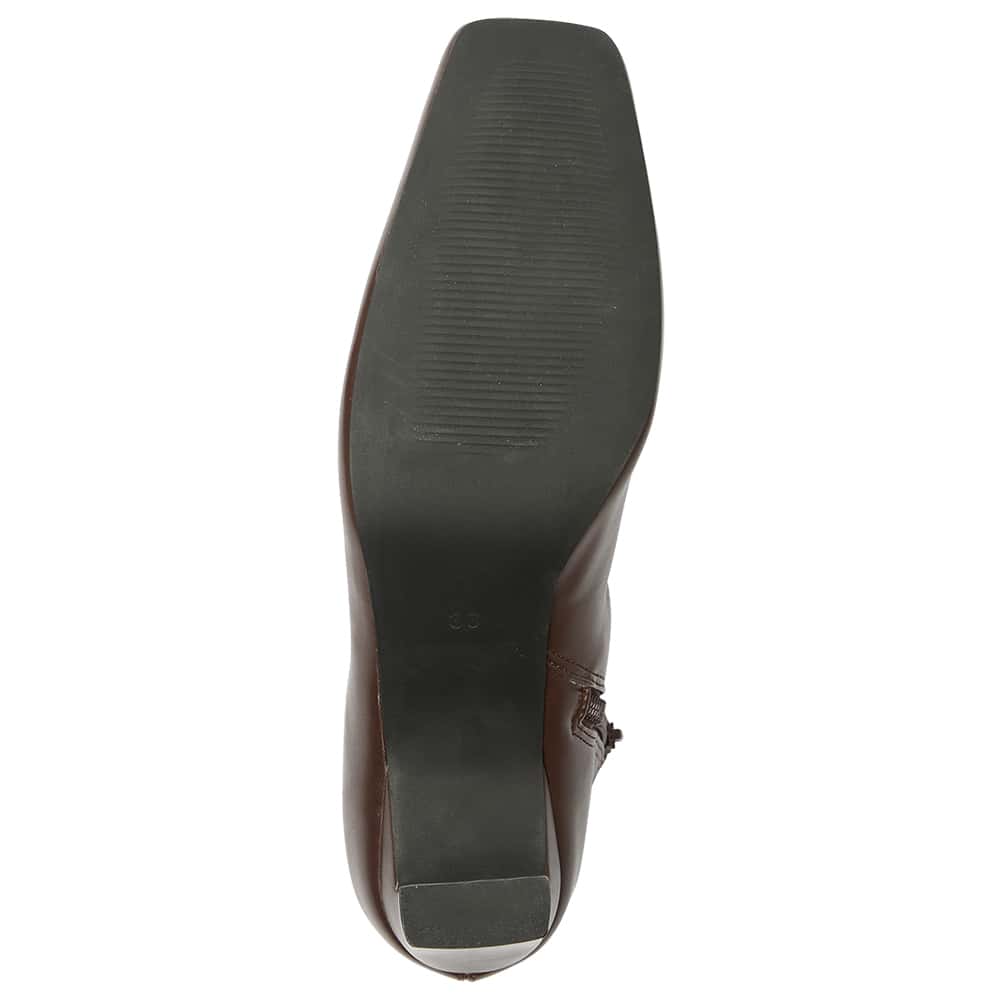 Vista Boot in Chocolate Smooth