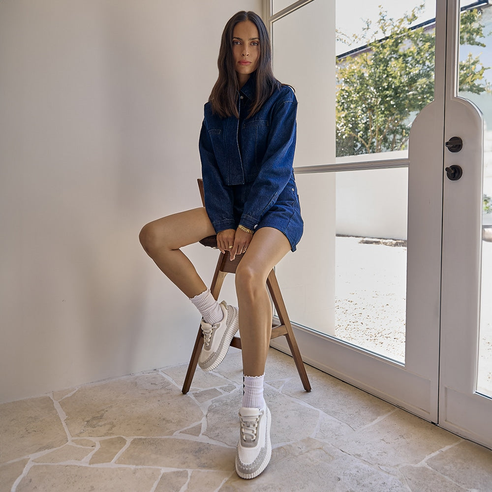 Vivid Sneaker in White