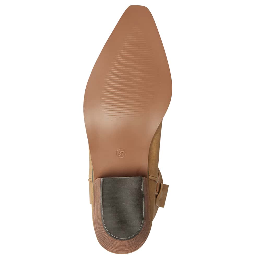 Wyoming Boot in Caramel Nubuck