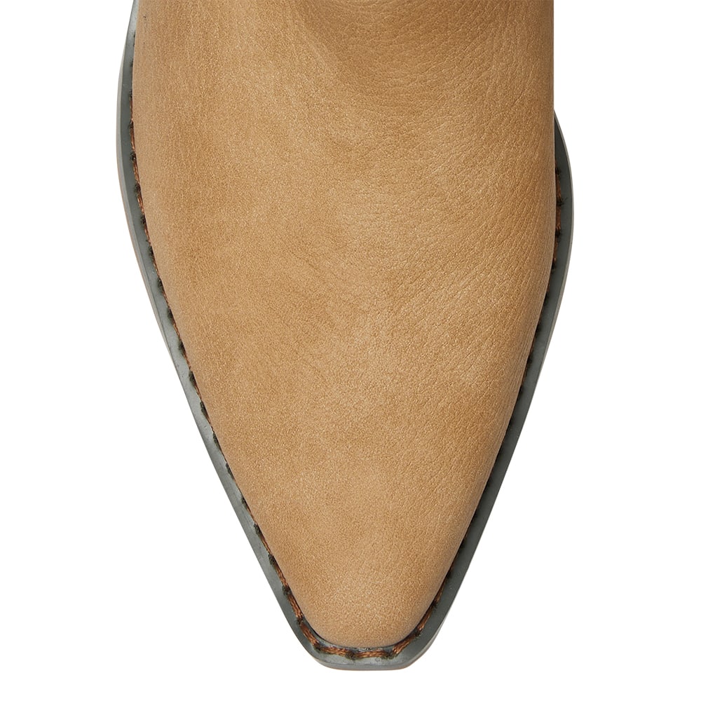 Wyoming Boot in Caramel Nubuck