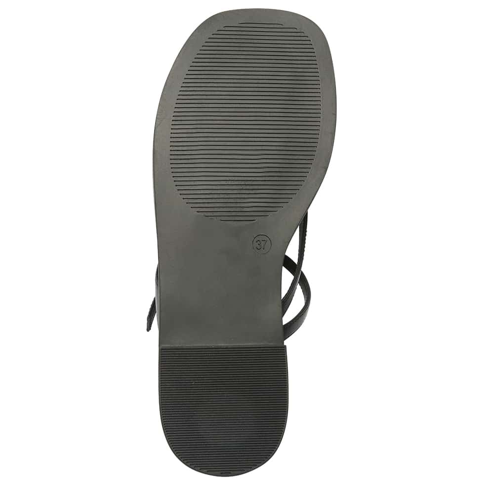 Zen Thongs in Black Smooth