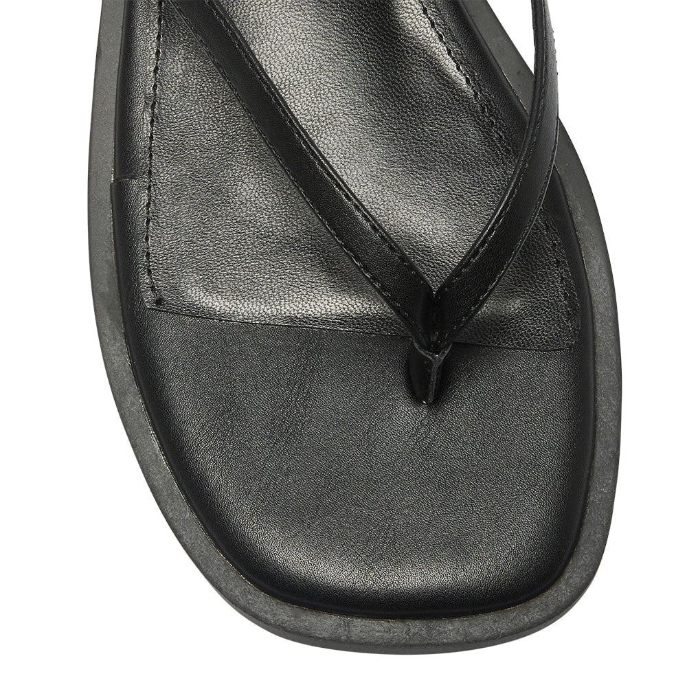 Zen Thongs in Black Smooth
