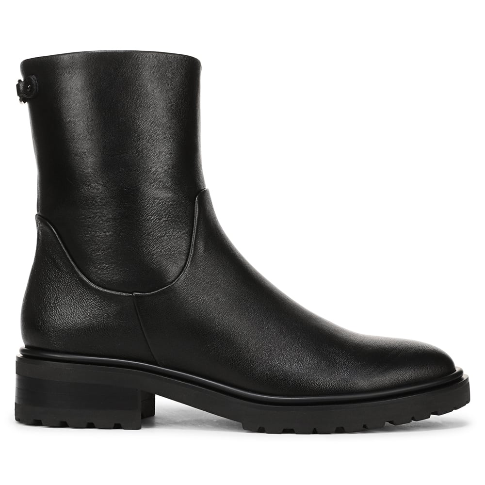 Sky Boot in Black Leather