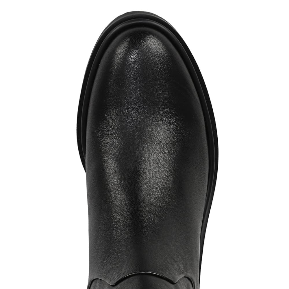 Sky Boot in Black Leather