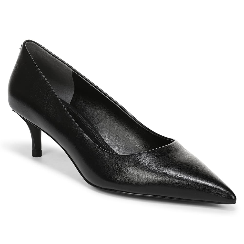 Summer Pumps in Black Leather