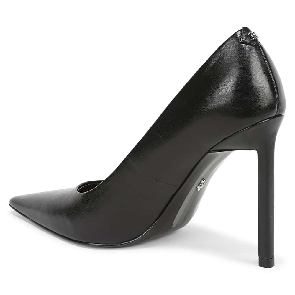 Talula Pumps in Black Leather