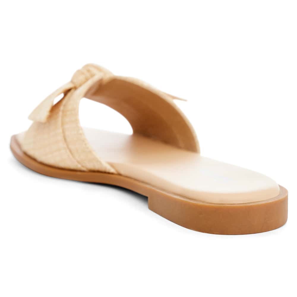 Dahlia Flat in Natural Raffia