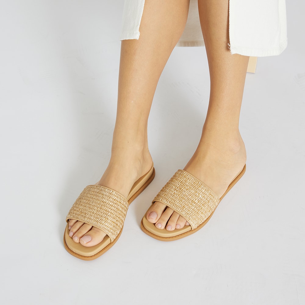 Daphne Slide in Tan Raffia