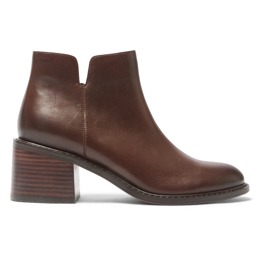 Earl Boot in Brown Leather