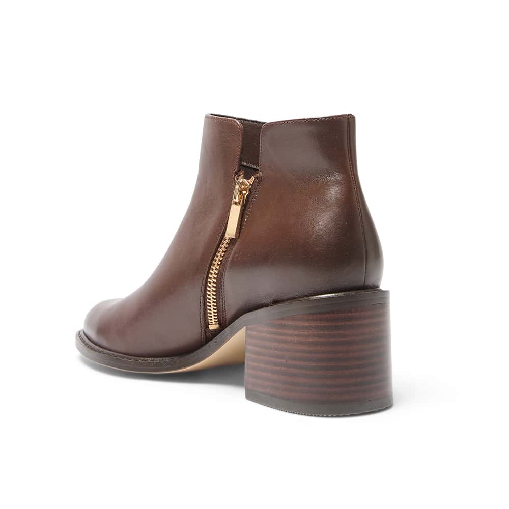 Earl Boot in Brown Leather