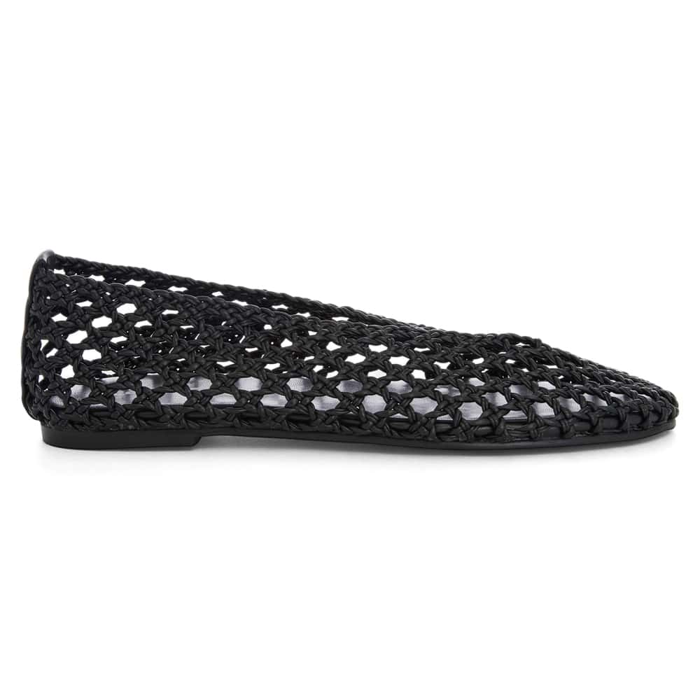 Ella Flat in Black
