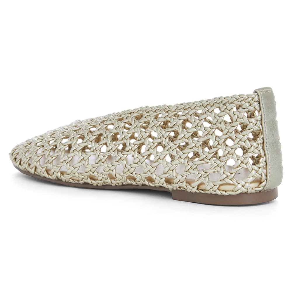 Ella Flat in Soft Gold