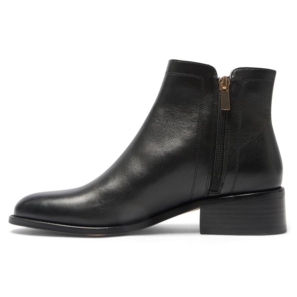 Fenton Boot in Black Leather