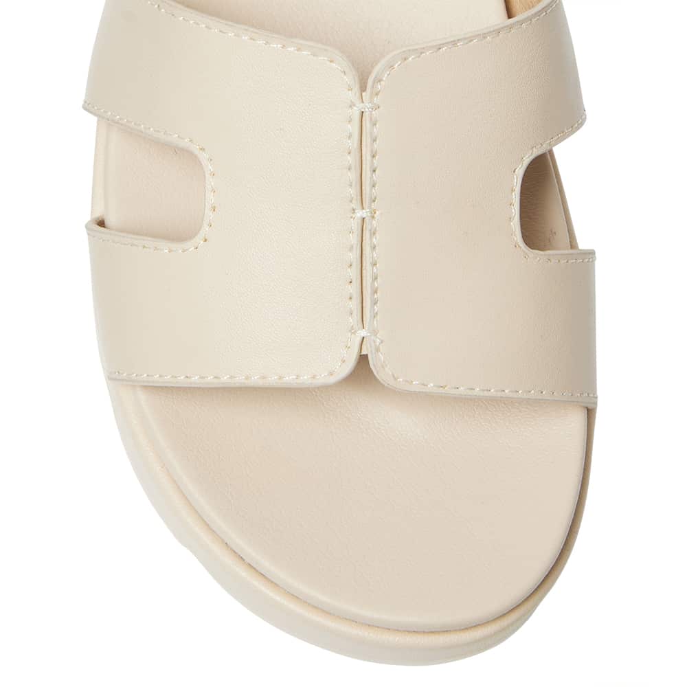 Finch Slide in Beige Smooth