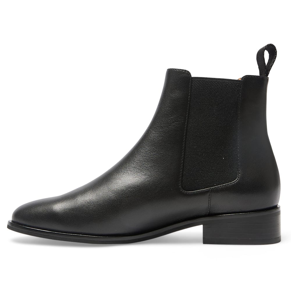 Fitzroy Boot in Black Leather