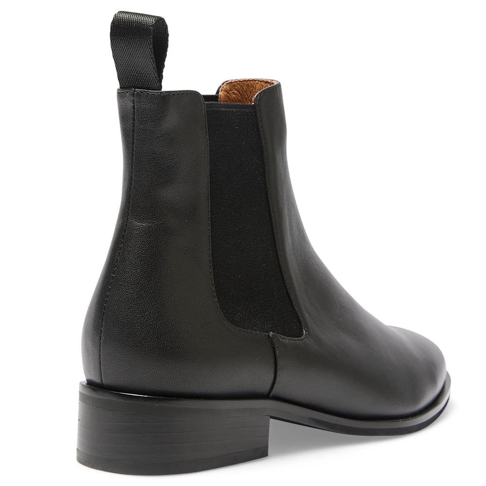 Fitzroy Boot in Black Leather