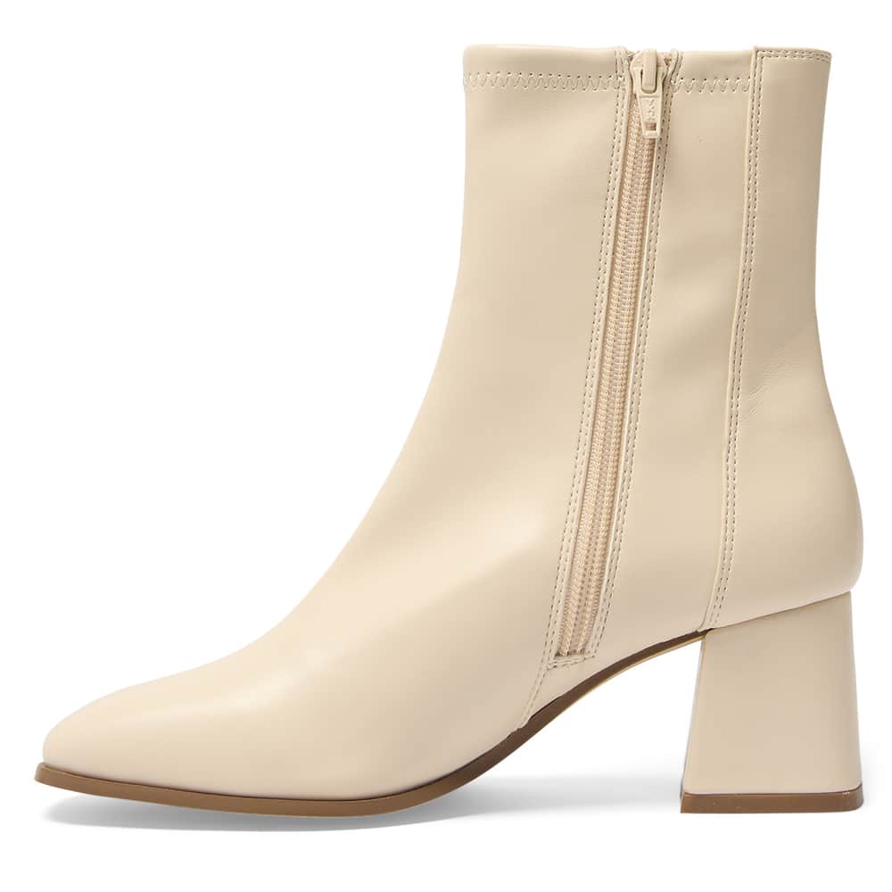 Hampton Boot in Bone Stretch