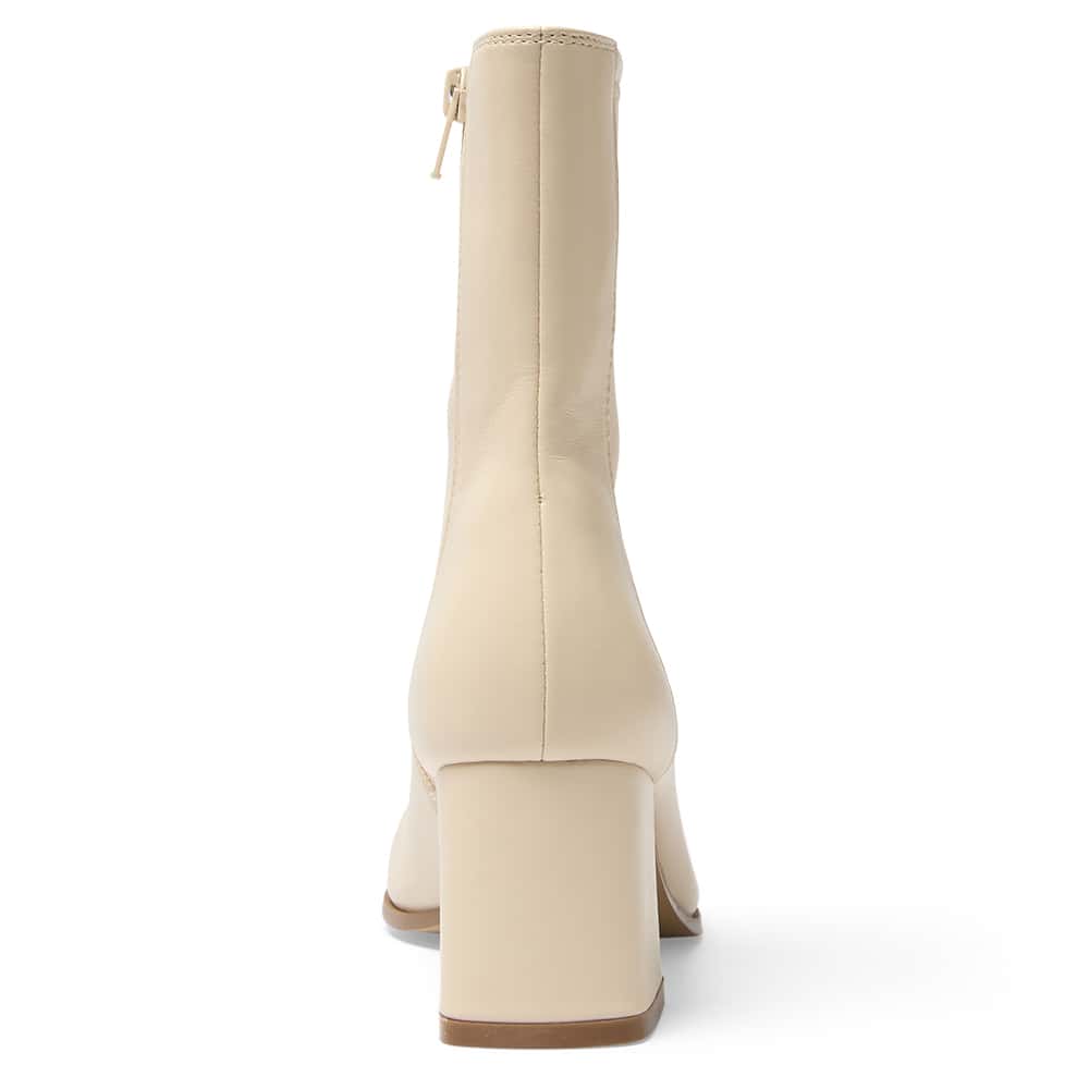 Hampton Boot in Bone Stretch