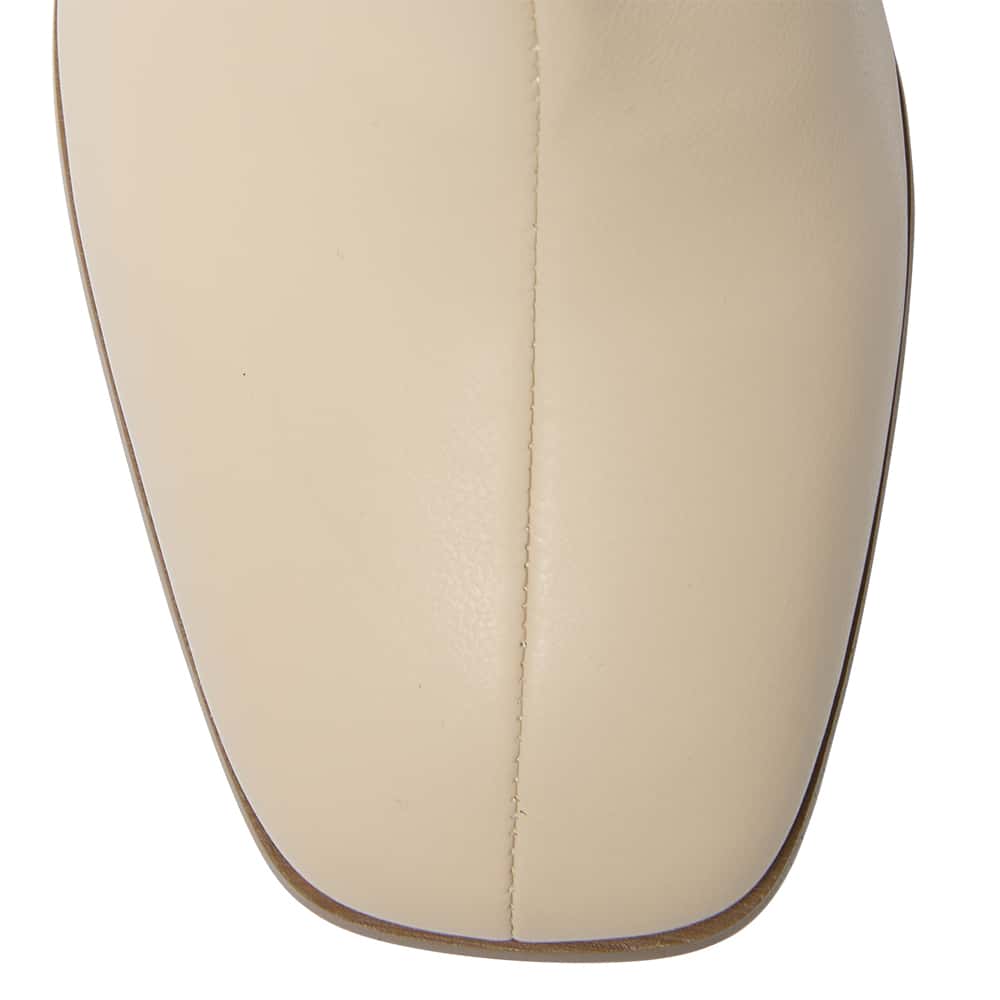 Hampton Boot in Bone Stretch