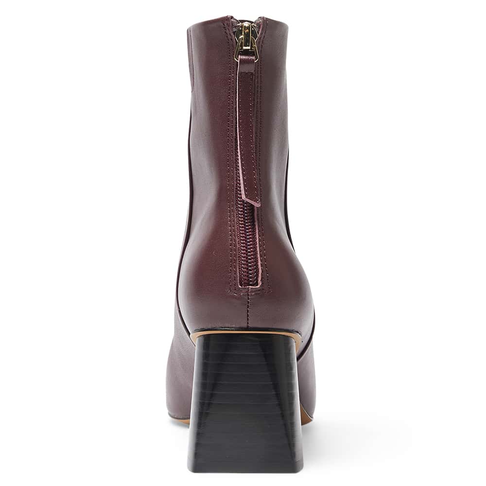 Kade Boot in Burgundy Leather