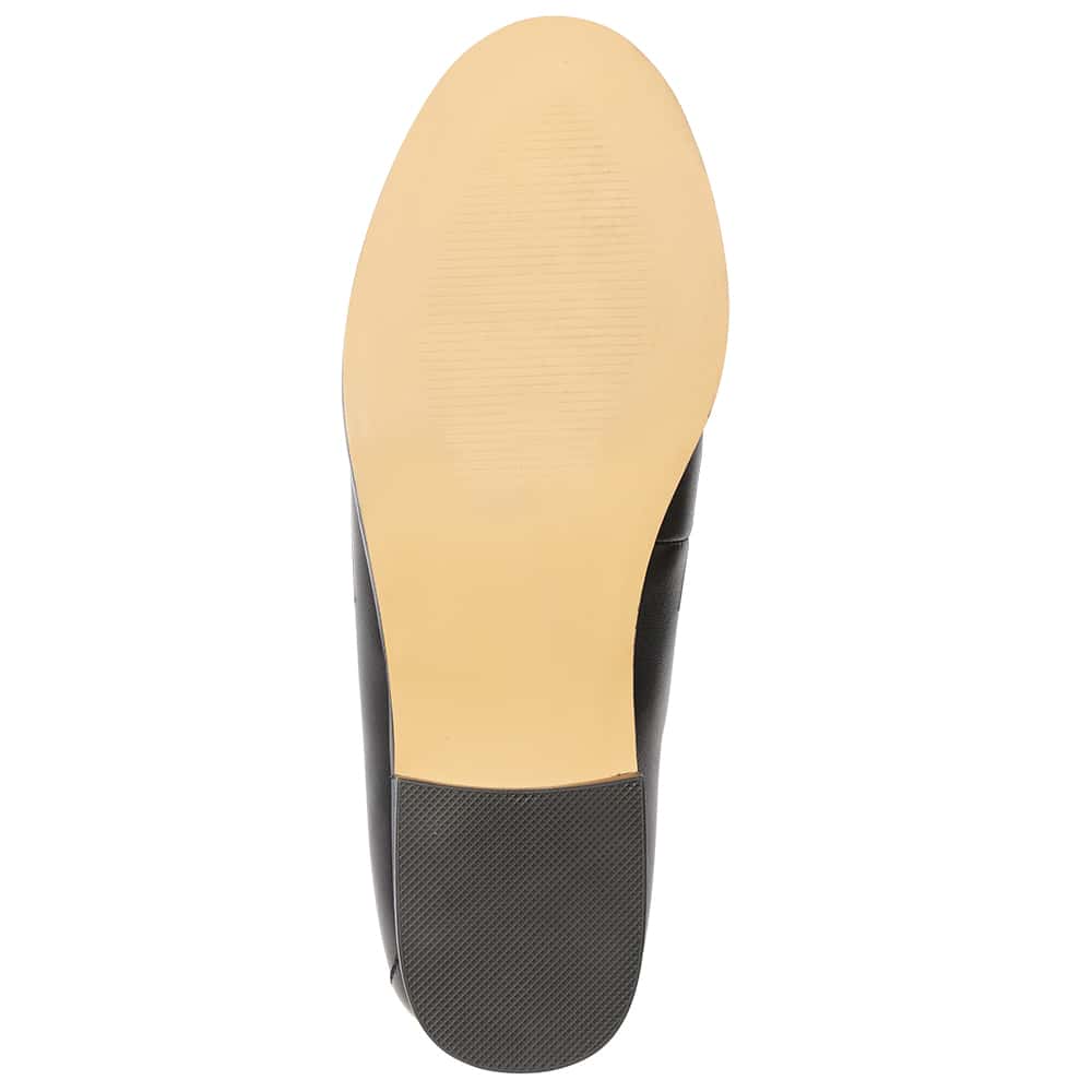 Mabel Loafer in Black Leather