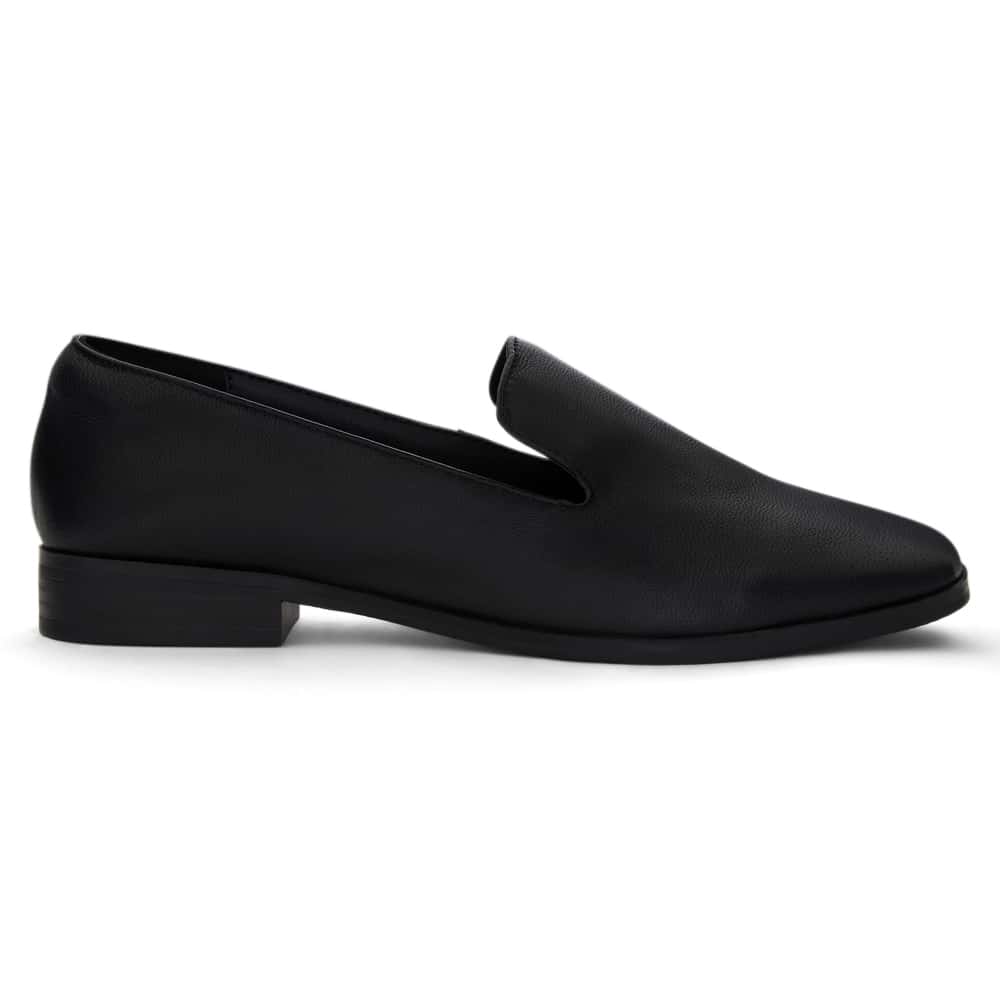 Manor Loafer in Black Leather
