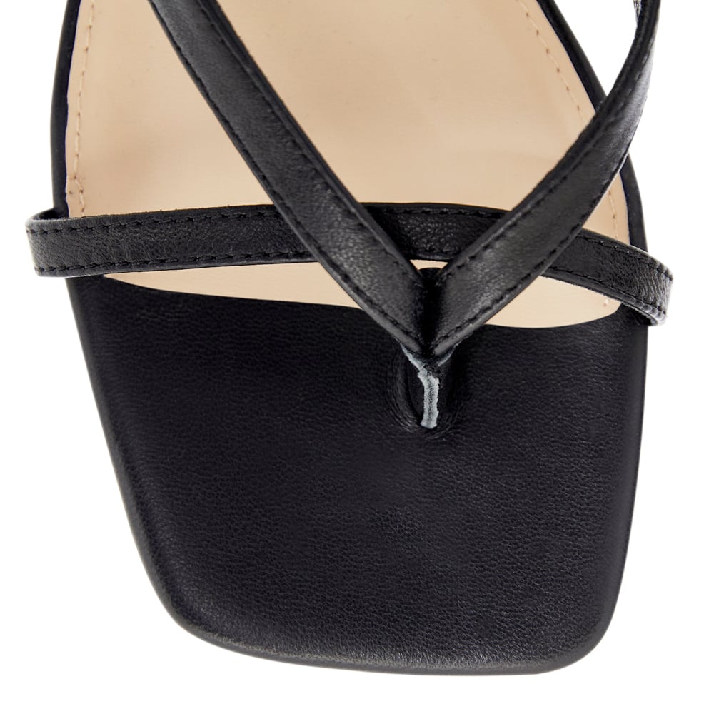 Matrix Heel in Black Leather