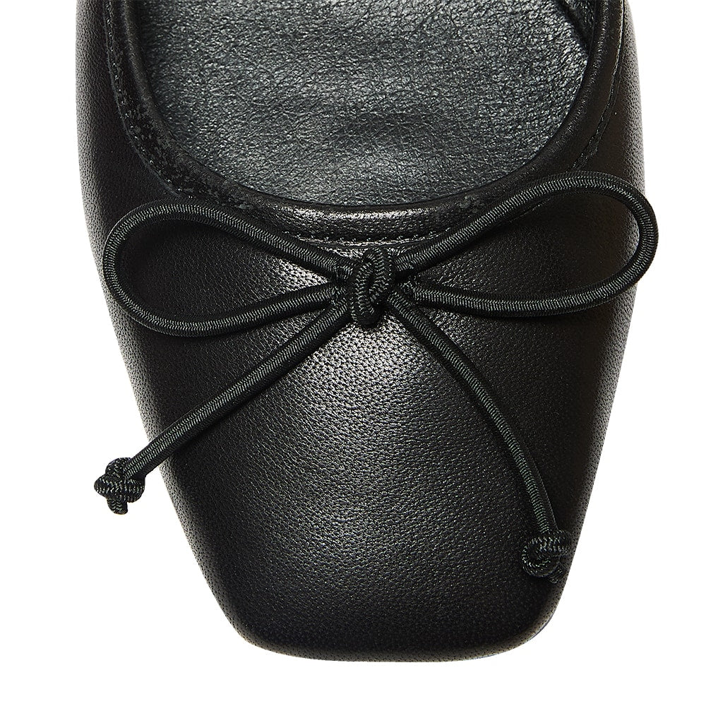 Maya Flat in Black Leather