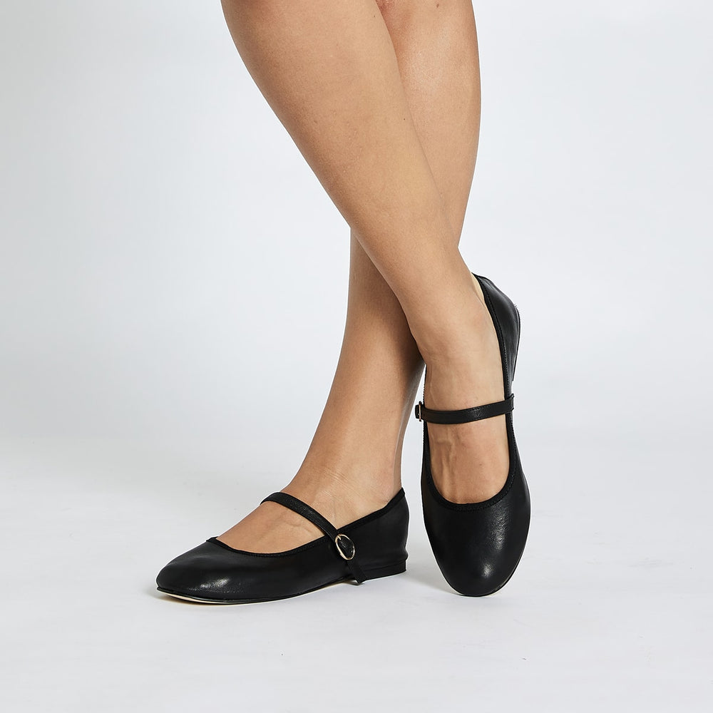 Molly Ballet Flat in Black Leather