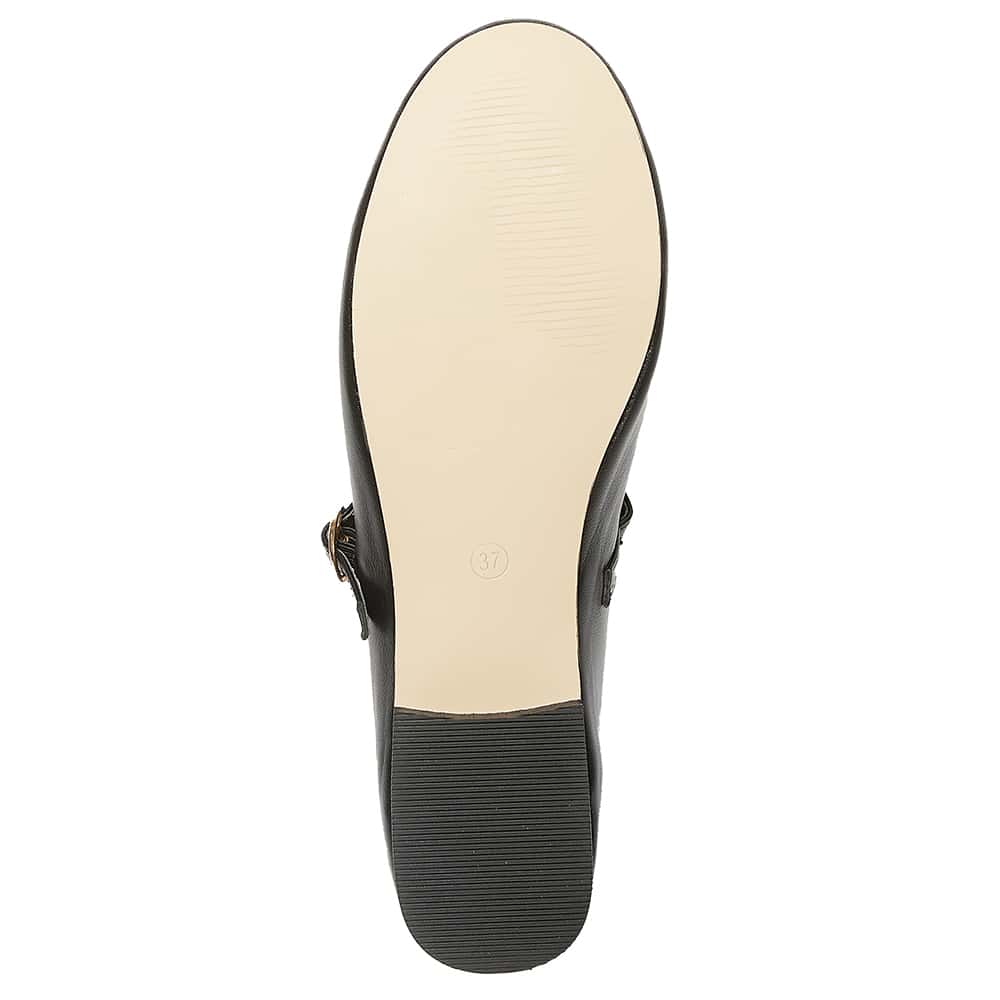 Molly Ballet Flat in Black Leather