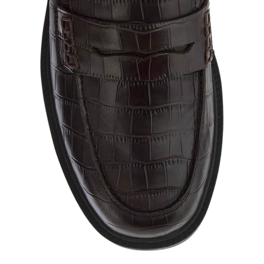 Pia Loafer in Chocolate Croc Croc