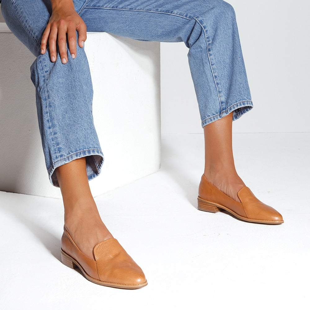 Rachael Ballet Flat in Tan Leather