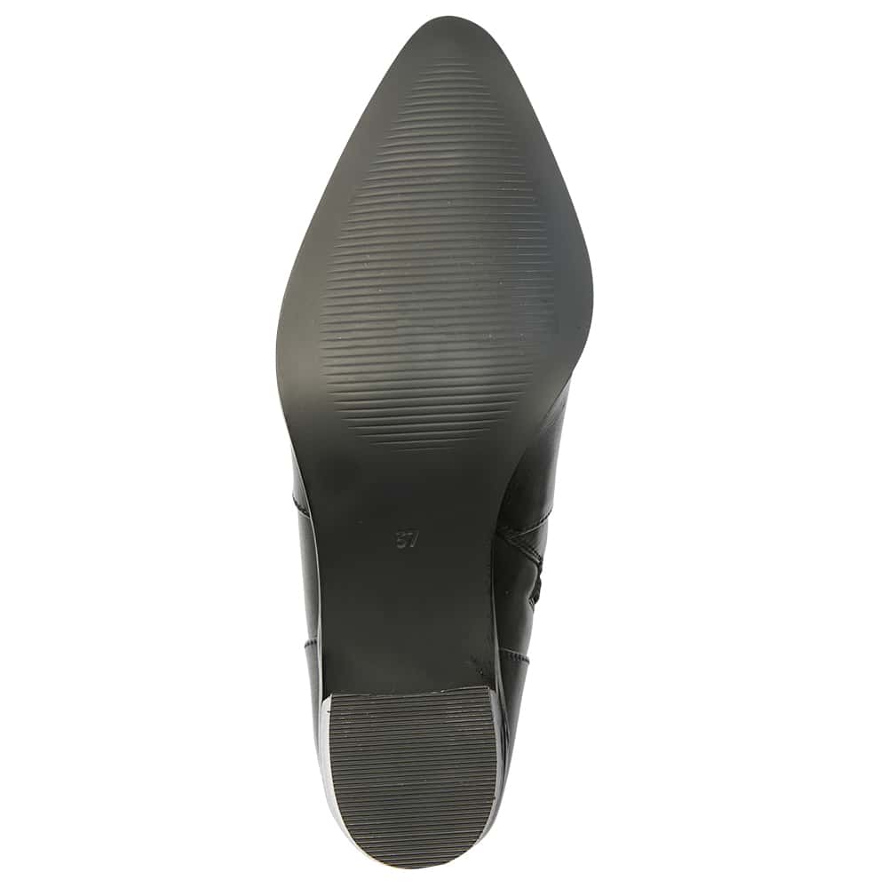 Rapid Boot in Black Leather