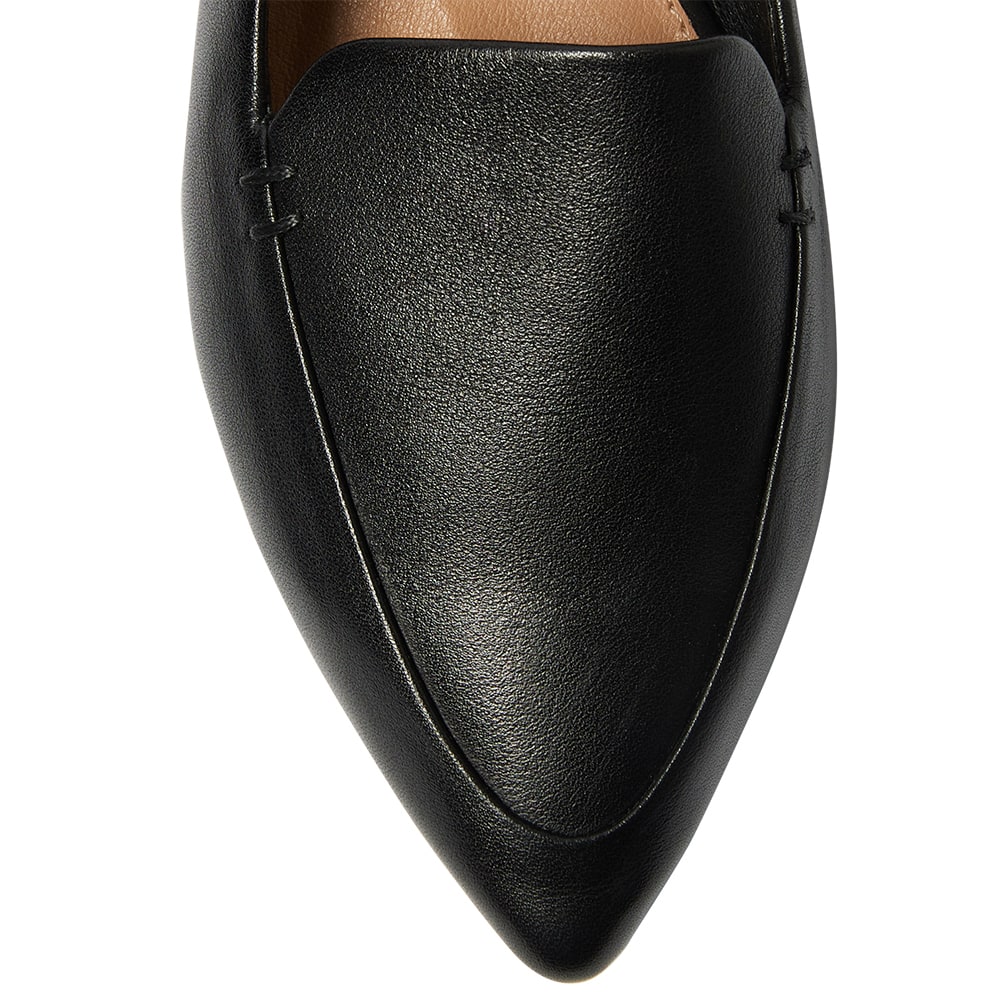 Raven Loafer in Black Leather