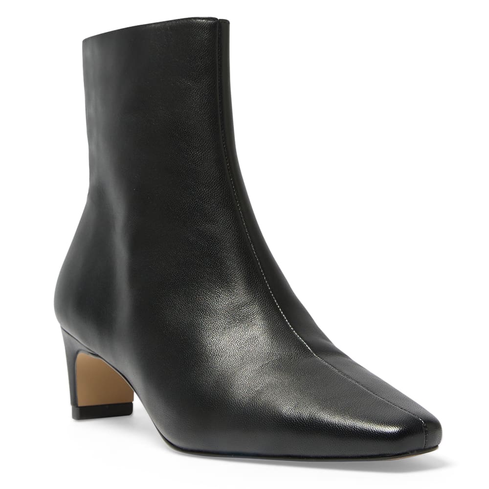 Seattle Boot in Black Leather