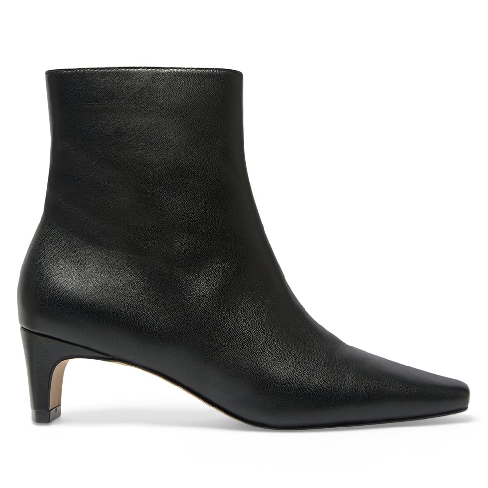 Seattle Boot in Black Leather