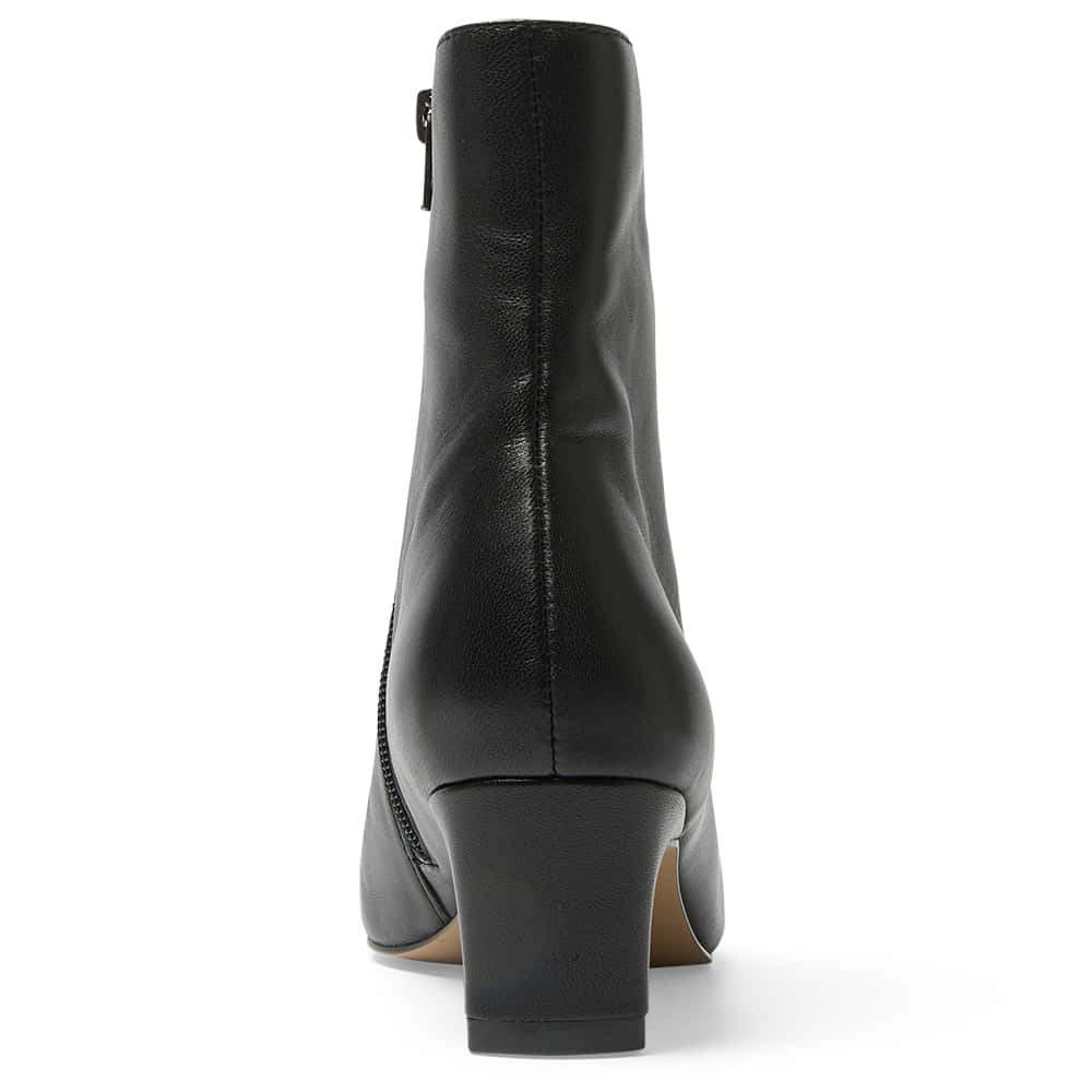 Seattle Boot in Black Leather
