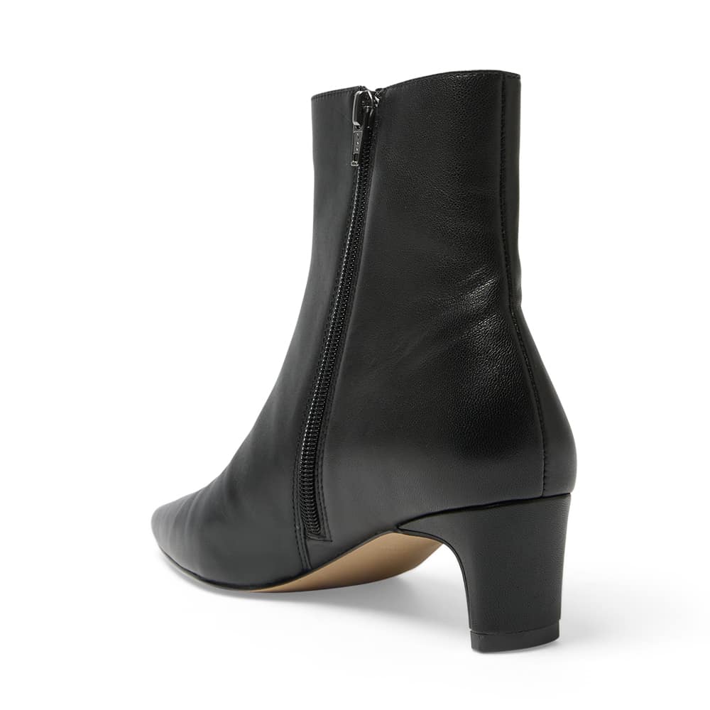 Seattle Boot in Black Leather