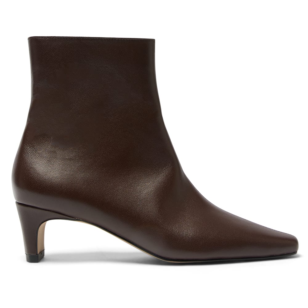 Seattle Boot in Chocolate Glove Leather