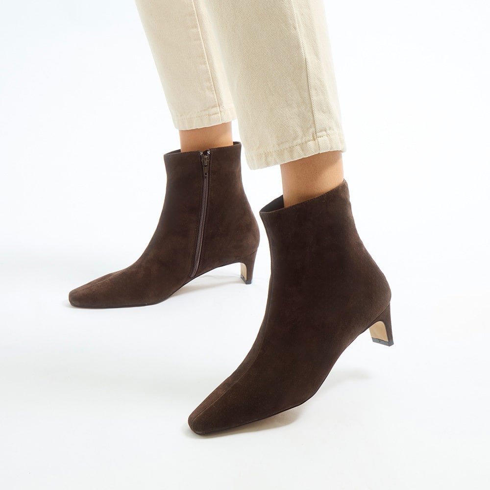 Seattle Boot in Chocolate Suede Suede