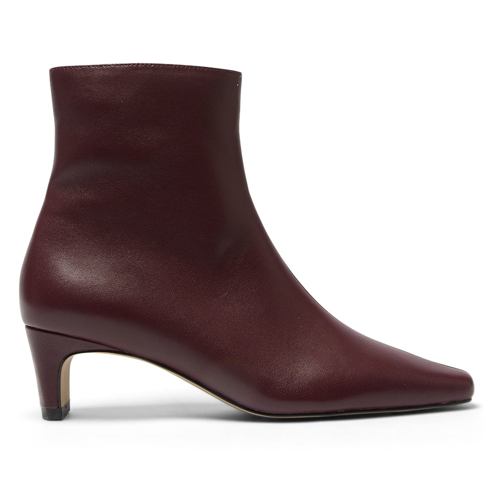 Seattle Boot in Wine Glove Nubuck