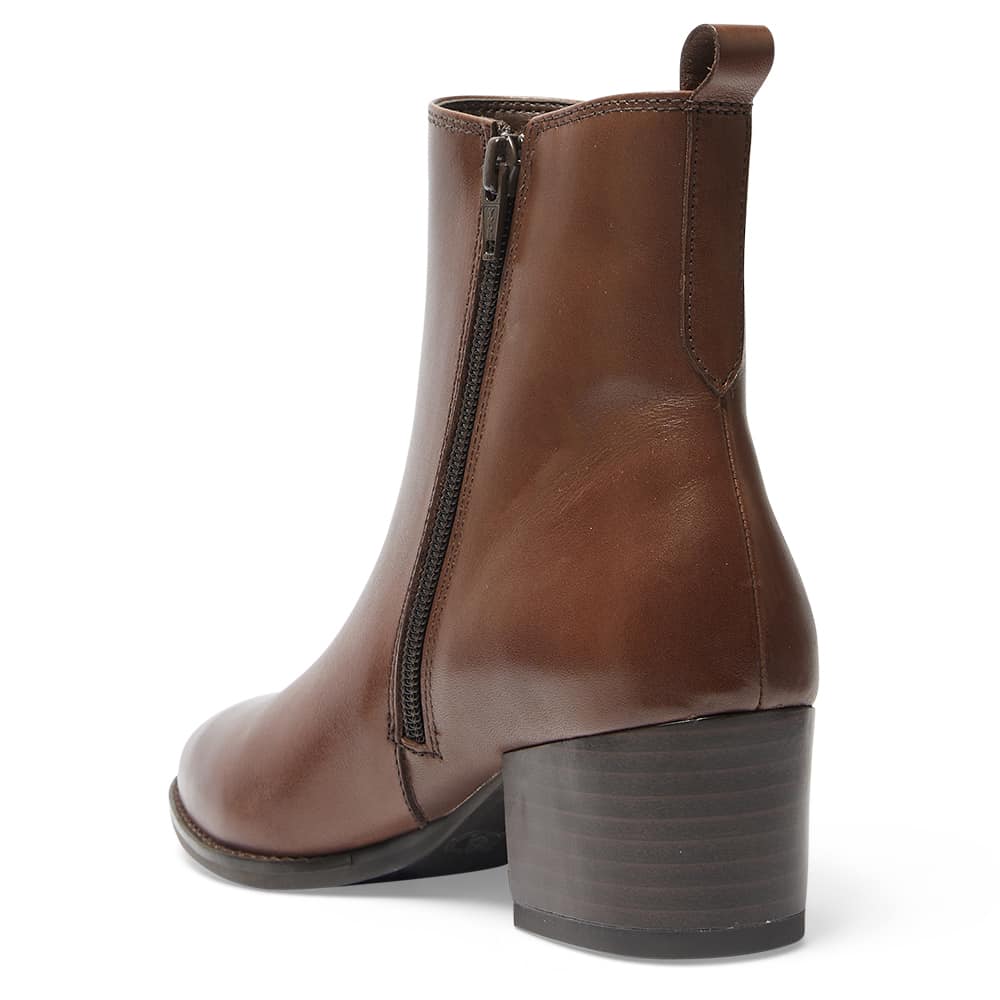 Venus Boot in Brown Leather