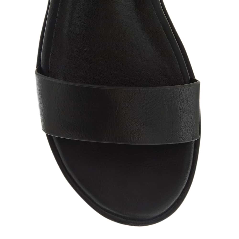 Vespa Wedge in Black Smooth